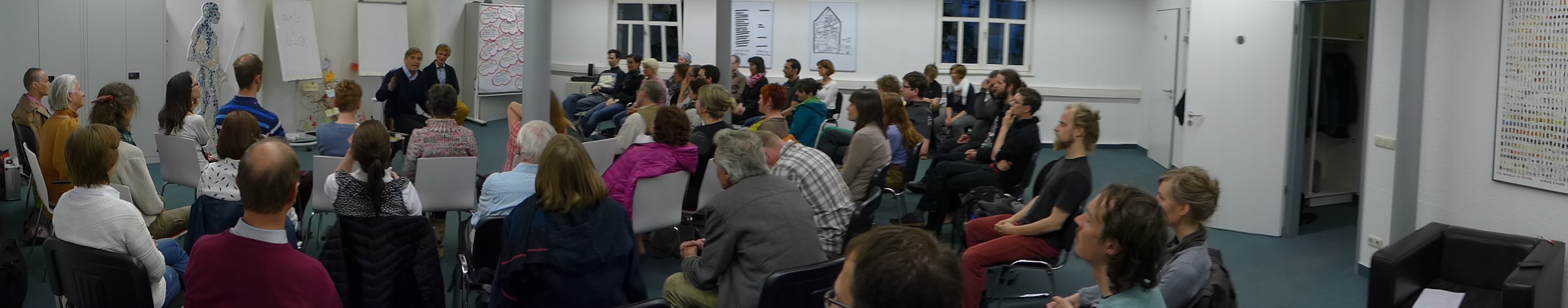 Akademieräume mit ca 60 TN Ein Vortrag am Forumsabend